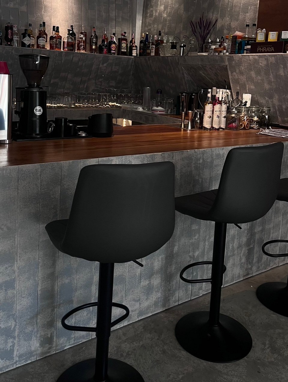 S Bar
